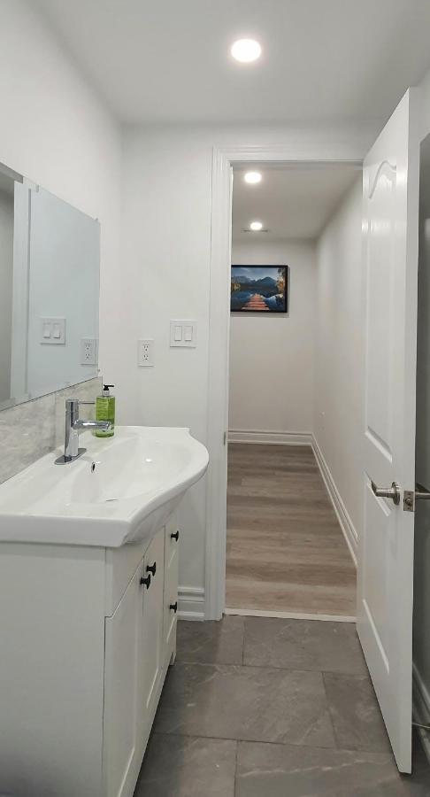A Home Away Toronto Eksteriør bilde