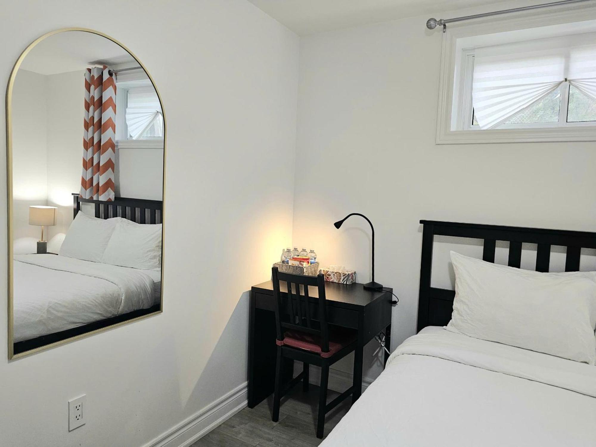 A Home Away Toronto Eksteriør bilde